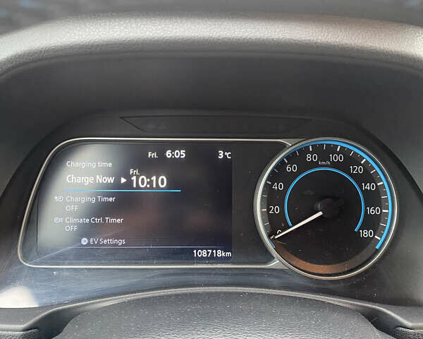 Черный Ниссан Лиф, объемом двигателя 0 л и пробегом 108 тыс. км за 19500 $, фото 15 на Automoto.ua