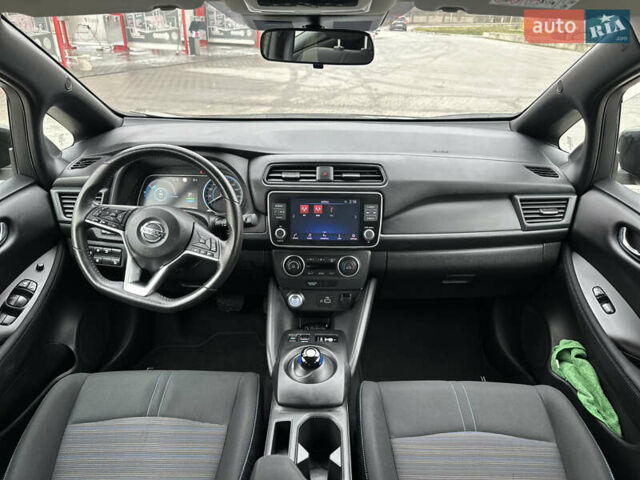 Чорний Ніссан Ліф, об'ємом двигуна 0 л та пробігом 57 тис. км за 14300 $, фото 24 на Automoto.ua