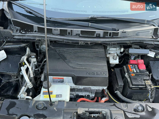 Черный Ниссан Лиф, объемом двигателя 0 л и пробегом 37 тыс. км за 13999 $, фото 27 на Automoto.ua