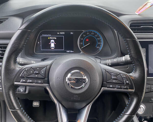 Черный Ниссан Лиф, объемом двигателя 0 л и пробегом 108 тыс. км за 19500 $, фото 1 на Automoto.ua