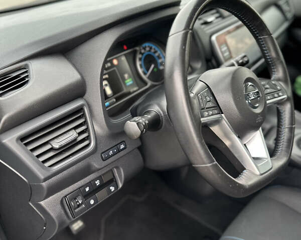 Чорний Ніссан Ліф, об'ємом двигуна 0 л та пробігом 57 тис. км за 14300 $, фото 32 на Automoto.ua