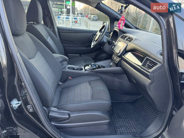 Черный Ниссан Лиф, объемом двигателя 0 л и пробегом 37 тыс. км за 13999 $, фото 15 на Automoto.ua