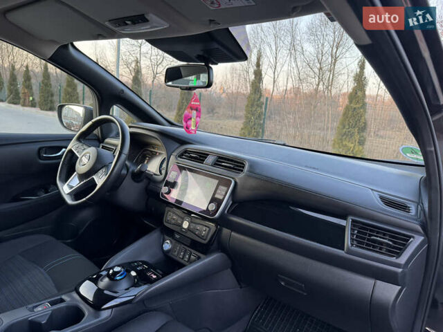 Черный Ниссан Лиф, объемом двигателя 0 л и пробегом 37 тыс. км за 13999 $, фото 17 на Automoto.ua