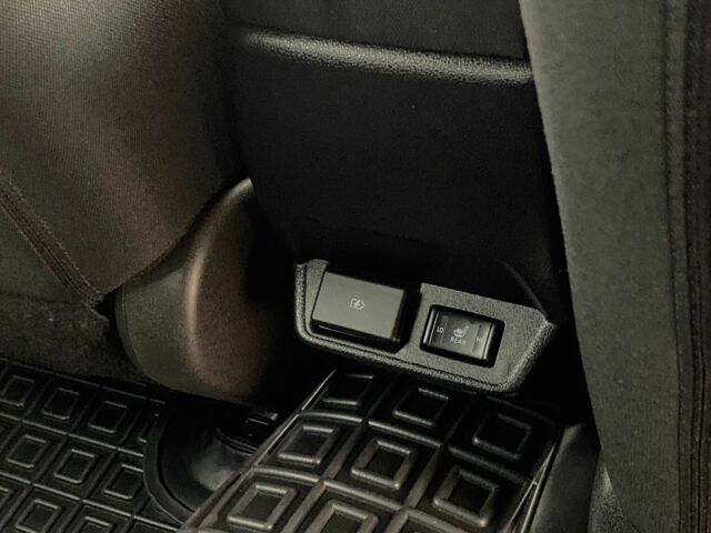 Черный Ниссан Лиф, объемом двигателя 0 л и пробегом 73 тыс. км за 15455 $, фото 14 на Automoto.ua