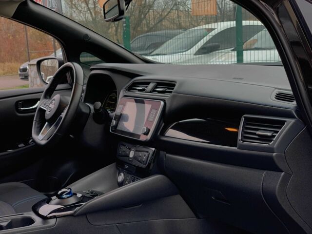 Черный Ниссан Лиф, объемом двигателя 0 л и пробегом 73 тыс. км за 15455 $, фото 15 на Automoto.ua