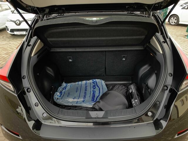 Черный Ниссан Лиф, объемом двигателя 0 л и пробегом 73 тыс. км за 15455 $, фото 13 на Automoto.ua