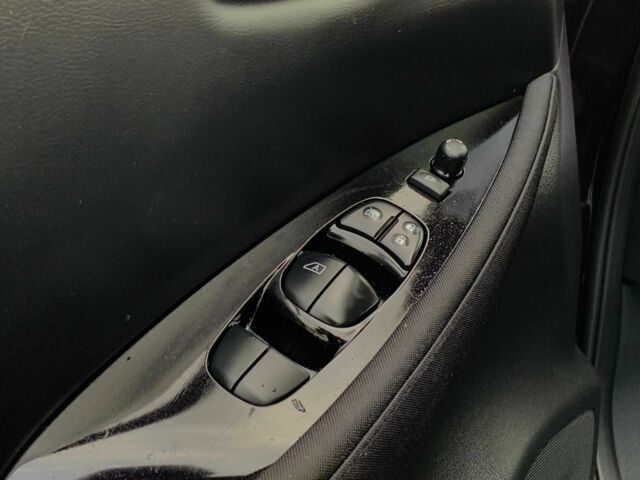 Черный Ниссан Лиф, объемом двигателя 0 л и пробегом 73 тыс. км за 15455 $, фото 18 на Automoto.ua