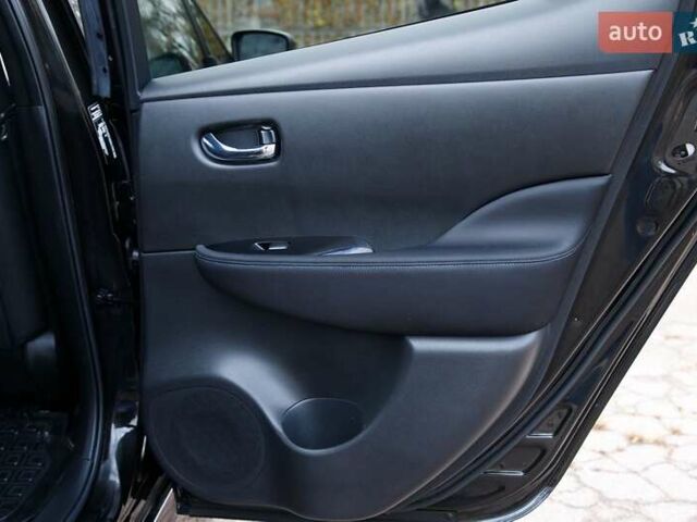 Черный Ниссан Лиф, объемом двигателя 0 л и пробегом 73 тыс. км за 15950 $, фото 66 на Automoto.ua