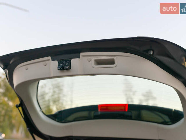 Черный Ниссан Лиф, объемом двигателя 0 л и пробегом 28 тыс. км за 21000 $, фото 21 на Automoto.ua