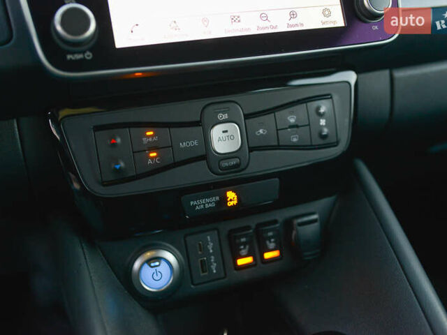 Черный Ниссан Лиф, объемом двигателя 0 л и пробегом 28 тыс. км за 21000 $, фото 32 на Automoto.ua