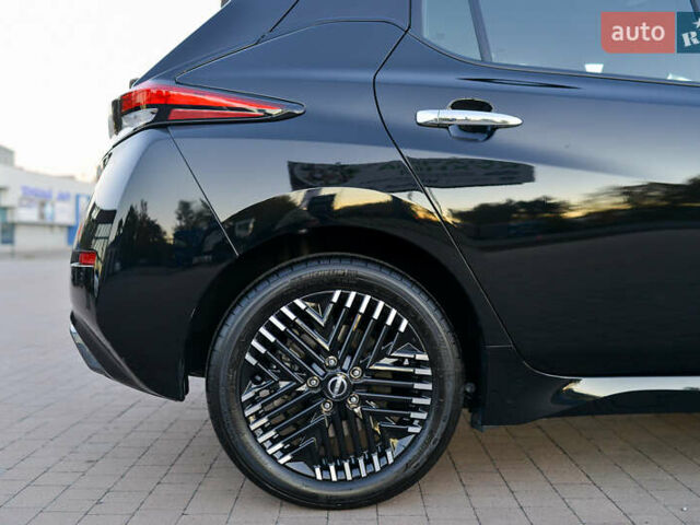 Черный Ниссан Лиф, объемом двигателя 0 л и пробегом 28 тыс. км за 21000 $, фото 9 на Automoto.ua