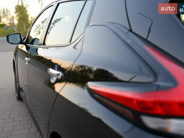 Черный Ниссан Лиф, объемом двигателя 0 л и пробегом 28 тыс. км за 21000 $, фото 16 на Automoto.ua