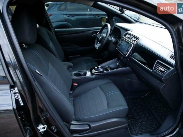 Черный Ниссан Лиф, объемом двигателя 0 л и пробегом 73 тыс. км за 15950 $, фото 65 на Automoto.ua