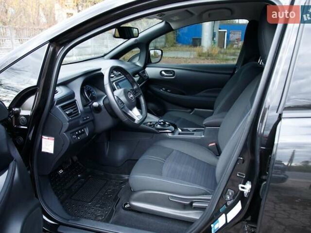 Черный Ниссан Лиф, объемом двигателя 0 л и пробегом 73 тыс. км за 15950 $, фото 63 на Automoto.ua