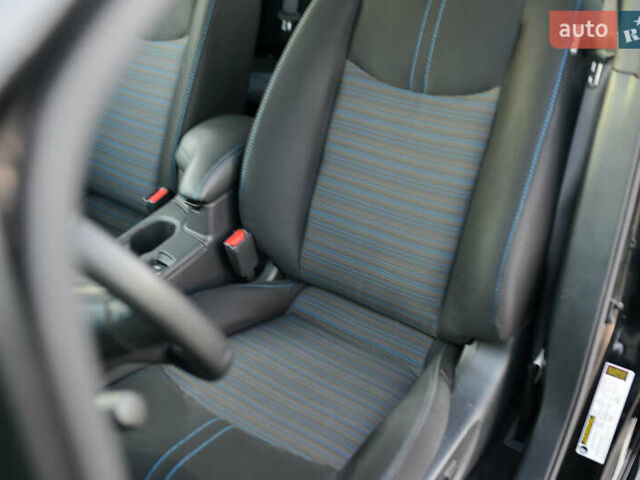 Черный Ниссан Лиф, объемом двигателя 0 л и пробегом 28 тыс. км за 21000 $, фото 25 на Automoto.ua