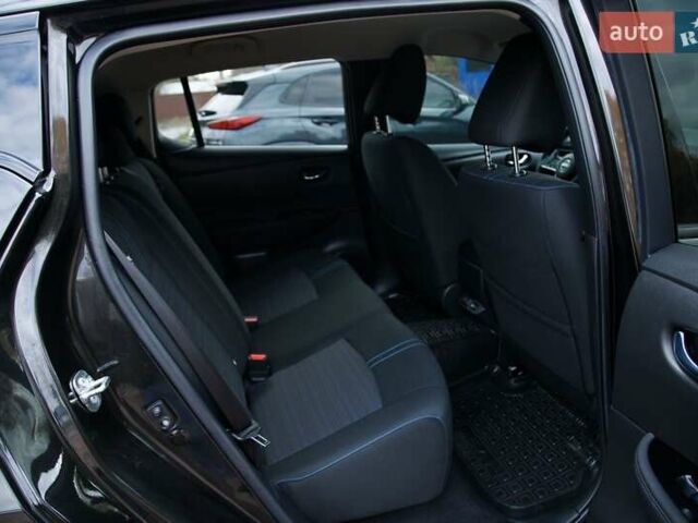 Черный Ниссан Лиф, объемом двигателя 0 л и пробегом 73 тыс. км за 15950 $, фото 67 на Automoto.ua