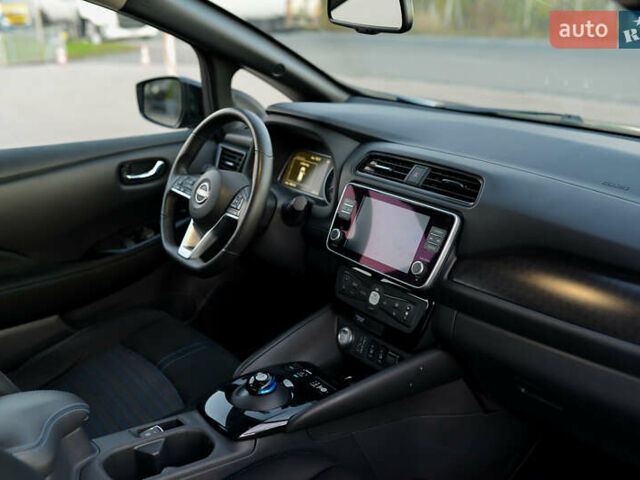 Черный Ниссан Лиф, объемом двигателя 0 л и пробегом 28 тыс. км за 21000 $, фото 47 на Automoto.ua