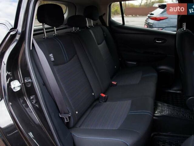 Черный Ниссан Лиф, объемом двигателя 0 л и пробегом 73 тыс. км за 15950 $, фото 68 на Automoto.ua