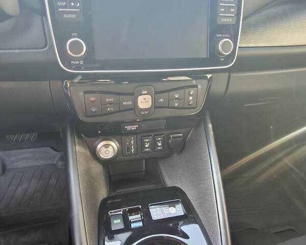 Чорний Ніссан Ліф, об'ємом двигуна 0 л та пробігом 43 тис. км за 19800 $, фото 25 на Automoto.ua