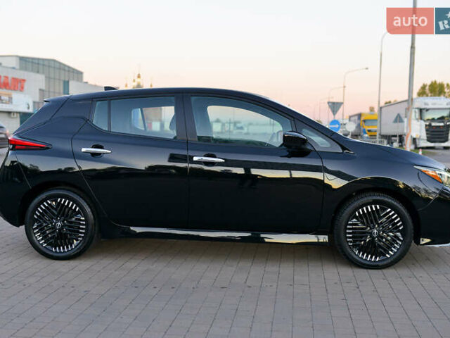 Черный Ниссан Лиф, объемом двигателя 0 л и пробегом 28 тыс. км за 21000 $, фото 7 на Automoto.ua