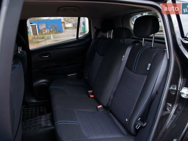 Черный Ниссан Лиф, объемом двигателя 0 л и пробегом 73 тыс. км за 15950 $, фото 73 на Automoto.ua