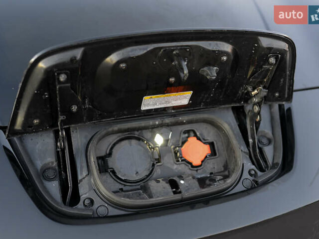 Черный Ниссан Лиф, объемом двигателя 0 л и пробегом 28 тыс. км за 21000 $, фото 51 на Automoto.ua