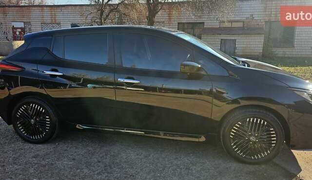 Чорний Ніссан Ліф, об'ємом двигуна 0 л та пробігом 7 тис. км за 21000 $, фото 3 на Automoto.ua