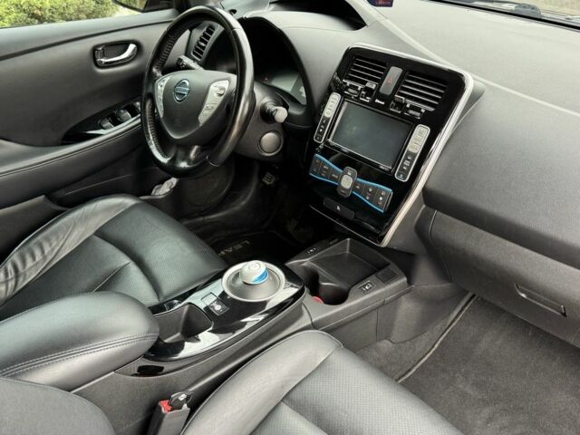 Чорний Ніссан Ліф, об'ємом двигуна 0 л та пробігом 127 тис. км за 7700 $, фото 7 на Automoto.ua