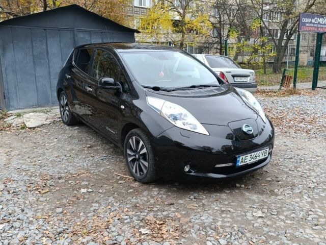 Черный Ниссан Лиф, объемом двигателя 0 л и пробегом 85 тыс. км за 8800 $, фото 6 на Automoto.ua