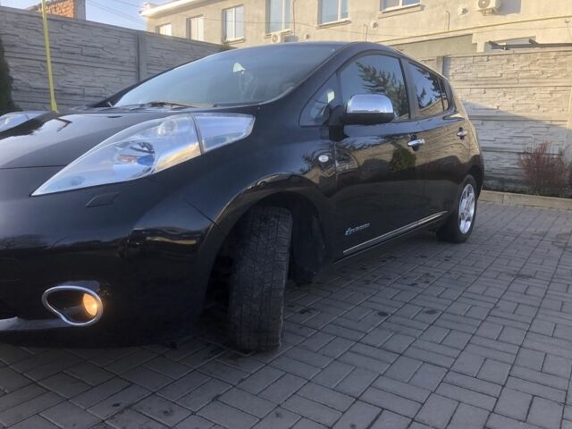 Черный Ниссан Лиф, объемом двигателя 0 л и пробегом 146 тыс. км за 7000 $, фото 2 на Automoto.ua