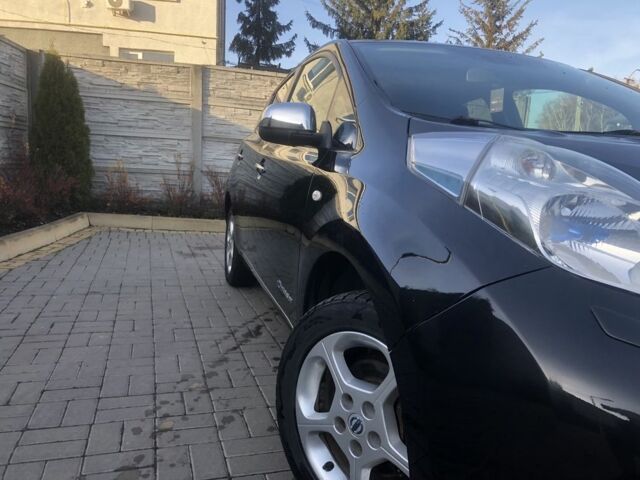 Черный Ниссан Лиф, объемом двигателя 0 л и пробегом 146 тыс. км за 7000 $, фото 4 на Automoto.ua