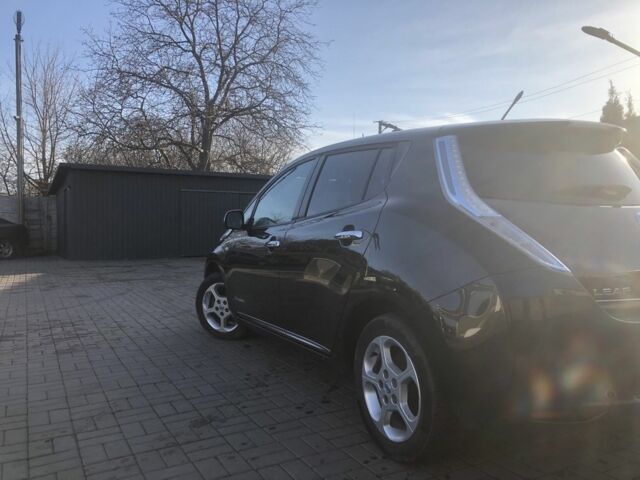 Черный Ниссан Лиф, объемом двигателя 0 л и пробегом 146 тыс. км за 7000 $, фото 9 на Automoto.ua