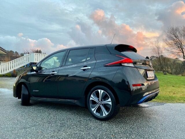 Черный Ниссан Лиф, объемом двигателя 0 л и пробегом 103 тыс. км за 12400 $, фото 1 на Automoto.ua