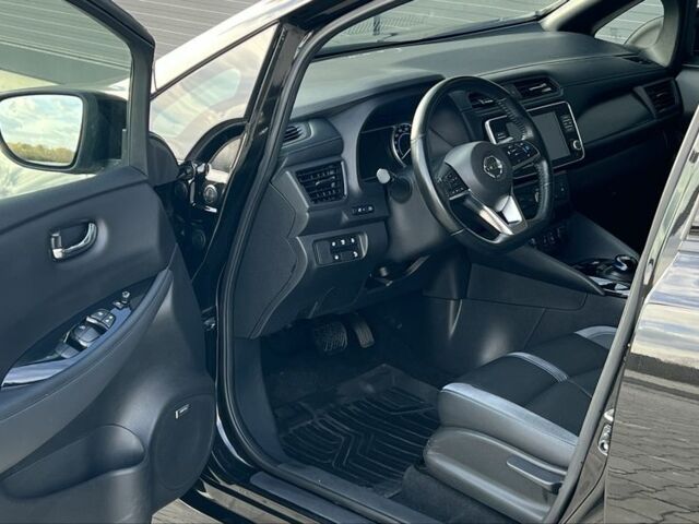 Черный Ниссан Лиф, объемом двигателя 0 л и пробегом 82 тыс. км за 16800 $, фото 12 на Automoto.ua