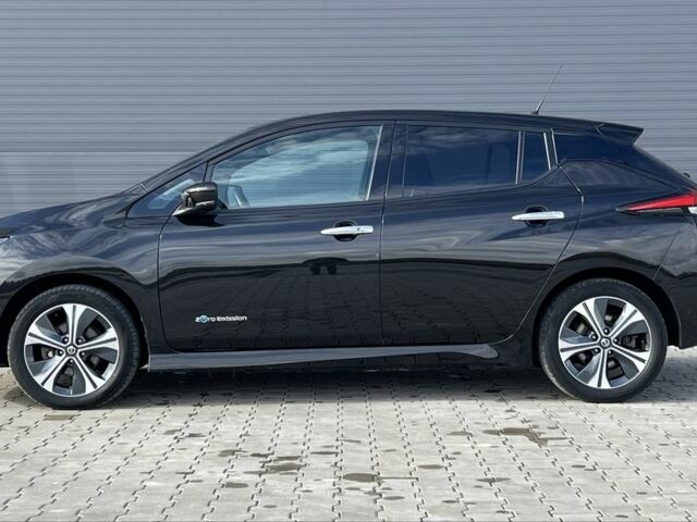 Черный Ниссан Лиф, объемом двигателя 0 л и пробегом 82 тыс. км за 16800 $, фото 8 на Automoto.ua