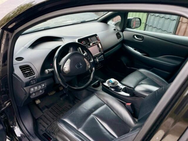 Черный Ниссан Лиф, объемом двигателя 0 л и пробегом 102 тыс. км за 7500 $, фото 5 на Automoto.ua