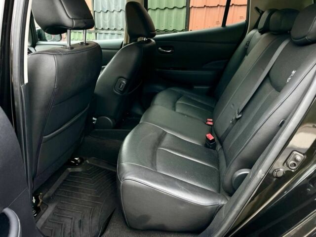 Черный Ниссан Лиф, объемом двигателя 0 л и пробегом 102 тыс. км за 7500 $, фото 6 на Automoto.ua