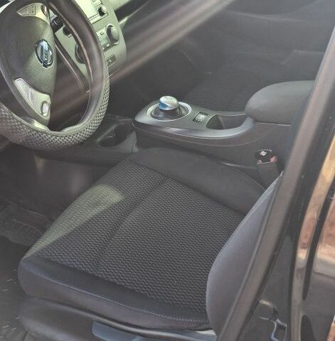 Черный Ниссан Лиф, объемом двигателя 0 л и пробегом 156 тыс. км за 8000 $, фото 12 на Automoto.ua