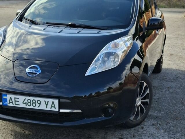 Черный Ниссан Лиф, объемом двигателя 0 л и пробегом 156 тыс. км за 8000 $, фото 3 на Automoto.ua