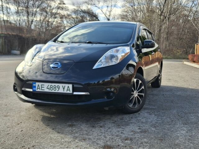 Черный Ниссан Лиф, объемом двигателя 0 л и пробегом 156 тыс. км за 8000 $, фото 4 на Automoto.ua