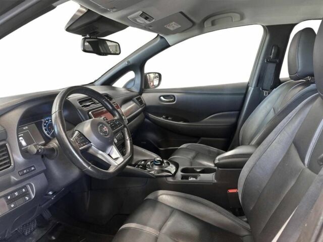 Черный Ниссан Лиф, объемом двигателя 0 л и пробегом 116 тыс. км за 12200 $, фото 4 на Automoto.ua