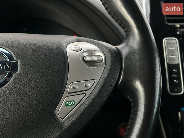 Коричневий Ніссан Ліф, об'ємом двигуна 0 л та пробігом 156 тис. км за 7999 $, фото 9 на Automoto.ua