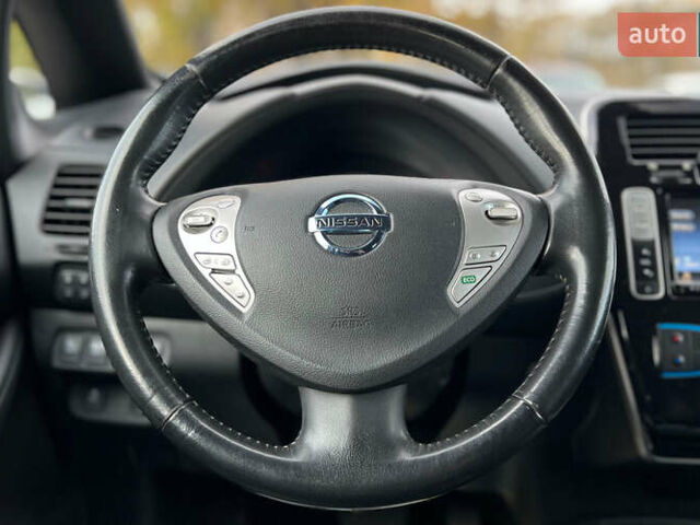 Коричневий Ніссан Ліф, об'ємом двигуна 0 л та пробігом 156 тис. км за 7999 $, фото 7 на Automoto.ua