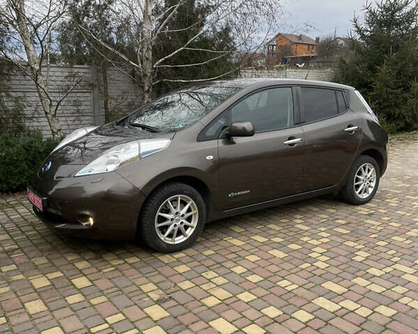 Коричневый Ниссан Лиф, объемом двигателя 0 л и пробегом 141 тыс. км за 9200 $, фото 4 на Automoto.ua