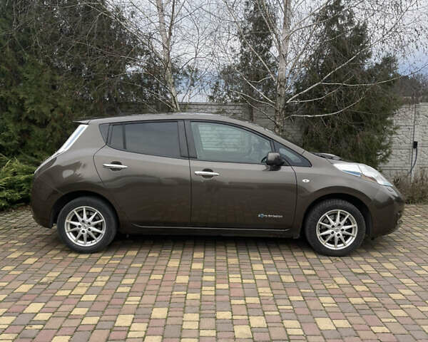 Коричневый Ниссан Лиф, объемом двигателя 0 л и пробегом 141 тыс. км за 9200 $, фото 12 на Automoto.ua