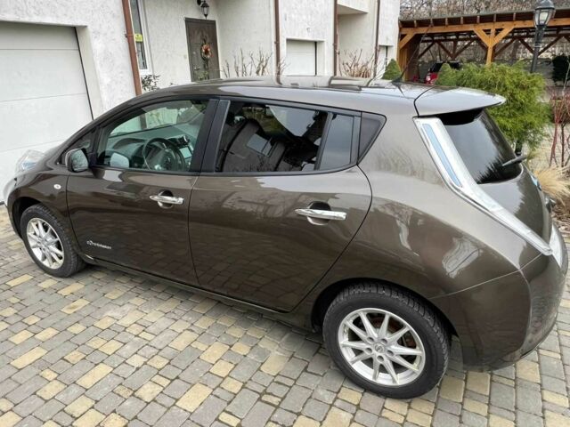 Коричневый Ниссан Лиф, объемом двигателя 0 л и пробегом 145 тыс. км за 6500 $, фото 4 на Automoto.ua