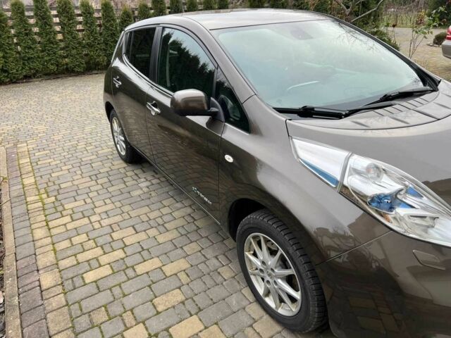 Коричневый Ниссан Лиф, объемом двигателя 0 л и пробегом 145 тыс. км за 6500 $, фото 3 на Automoto.ua