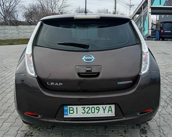 Коричневый Ниссан Лиф, объемом двигателя 0 л и пробегом 123 тыс. км за 6800 $, фото 4 на Automoto.ua