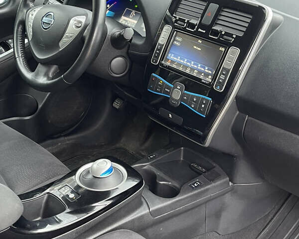 Коричневый Ниссан Лиф, объемом двигателя 0 л и пробегом 141 тыс. км за 9200 $, фото 19 на Automoto.ua