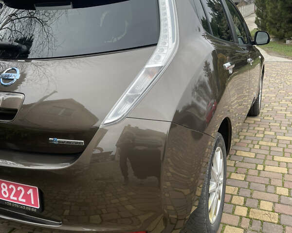 Коричневый Ниссан Лиф, объемом двигателя 0 л и пробегом 141 тыс. км за 9200 $, фото 10 на Automoto.ua